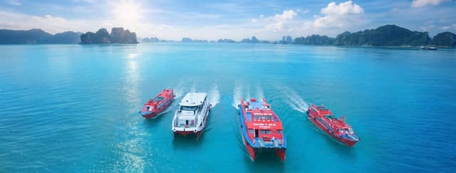 Tàu cao tốc Nguyên Việt chạy tuyến Cô Tô trên Vịnh Bái Tử Long